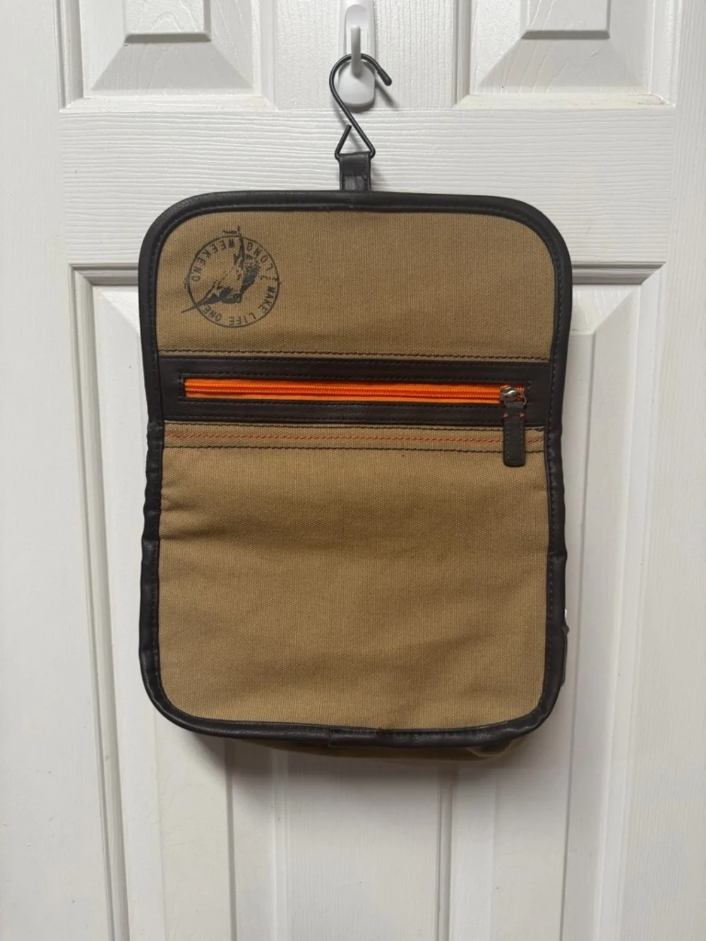 Tommy Bahama Travel Personal Hanging Bag With Multiple Pockets